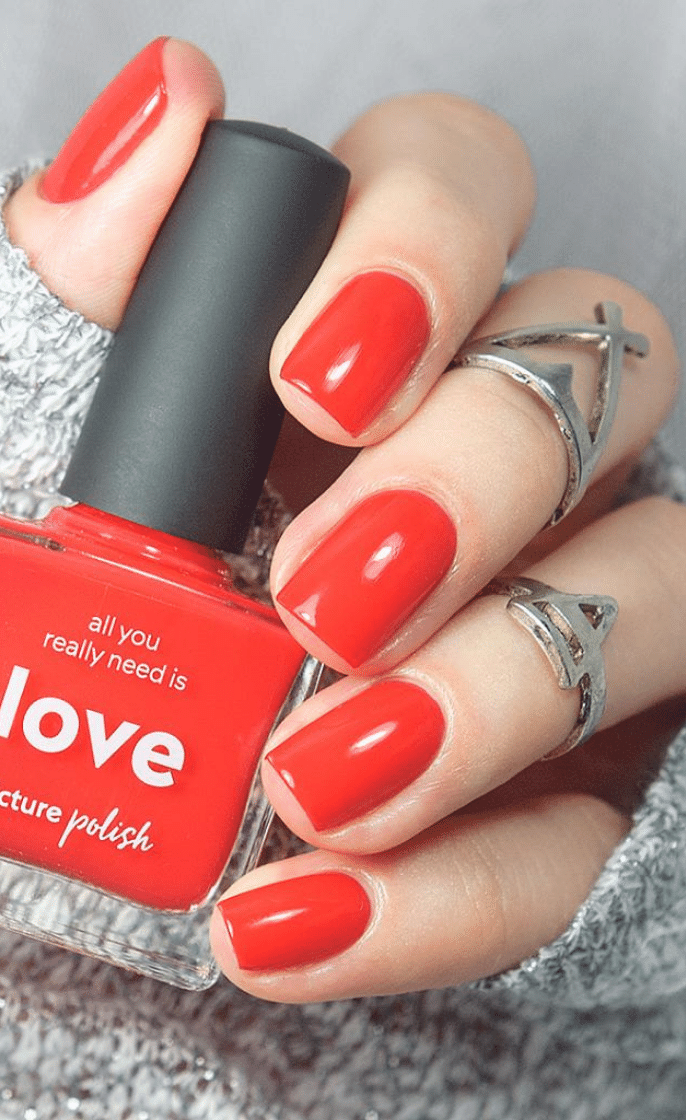 Choose the Red Nail Polish That Flatters Your Complexion!