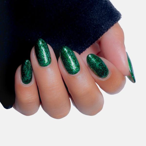 Avalon Nails - 🍁 Chrome Nails For Late-Autumn. Why Not?! #Chrome nail art  is a metallic, high-polish manicure style that takes reflectiveness and  high-polish to new levels. 🎍 Chrome manicure is the #
